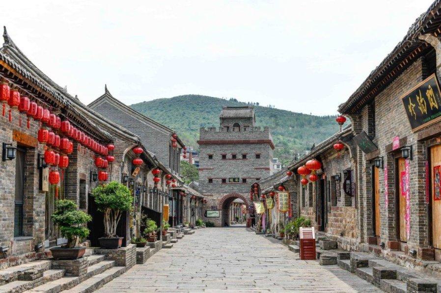 高一生物的必修二，右图为色盲患者的遗传系谱图，以下说法正确的是： 如图。